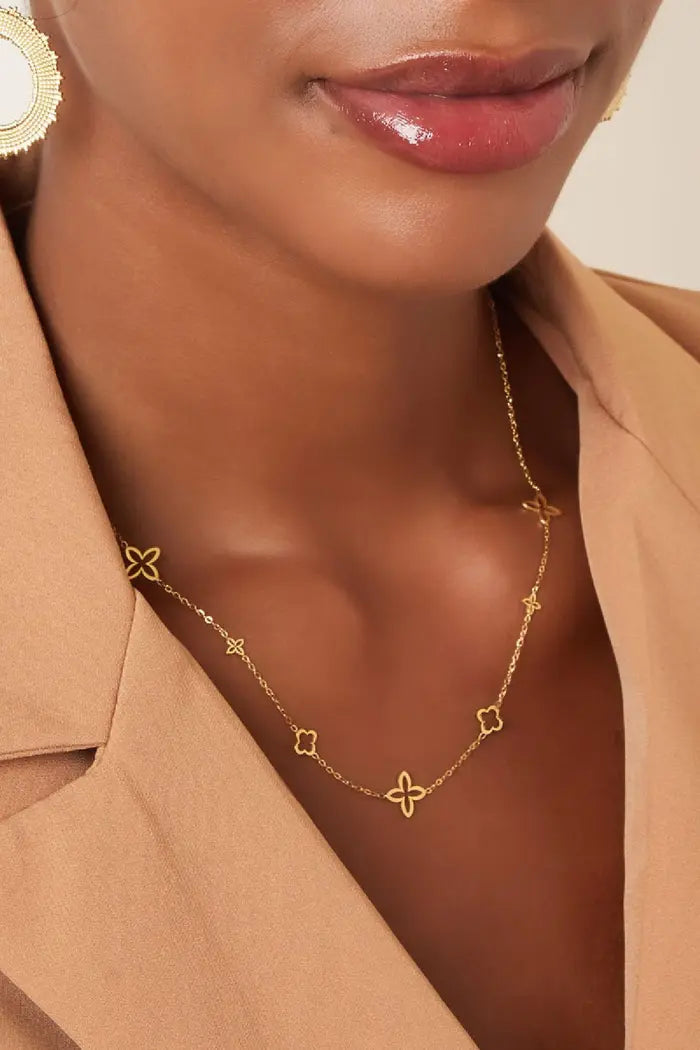 Youssra necklace