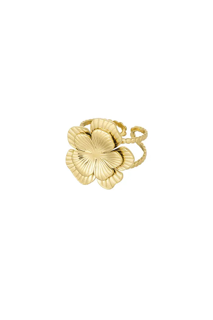 Lara ring