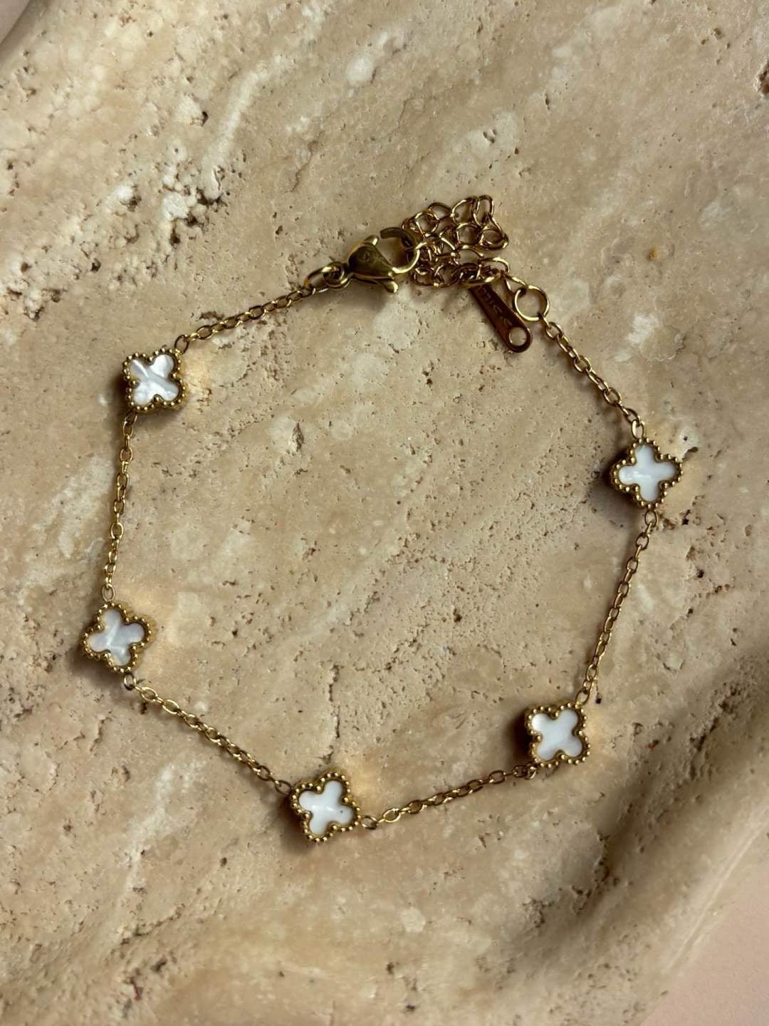 Aya bracelet white